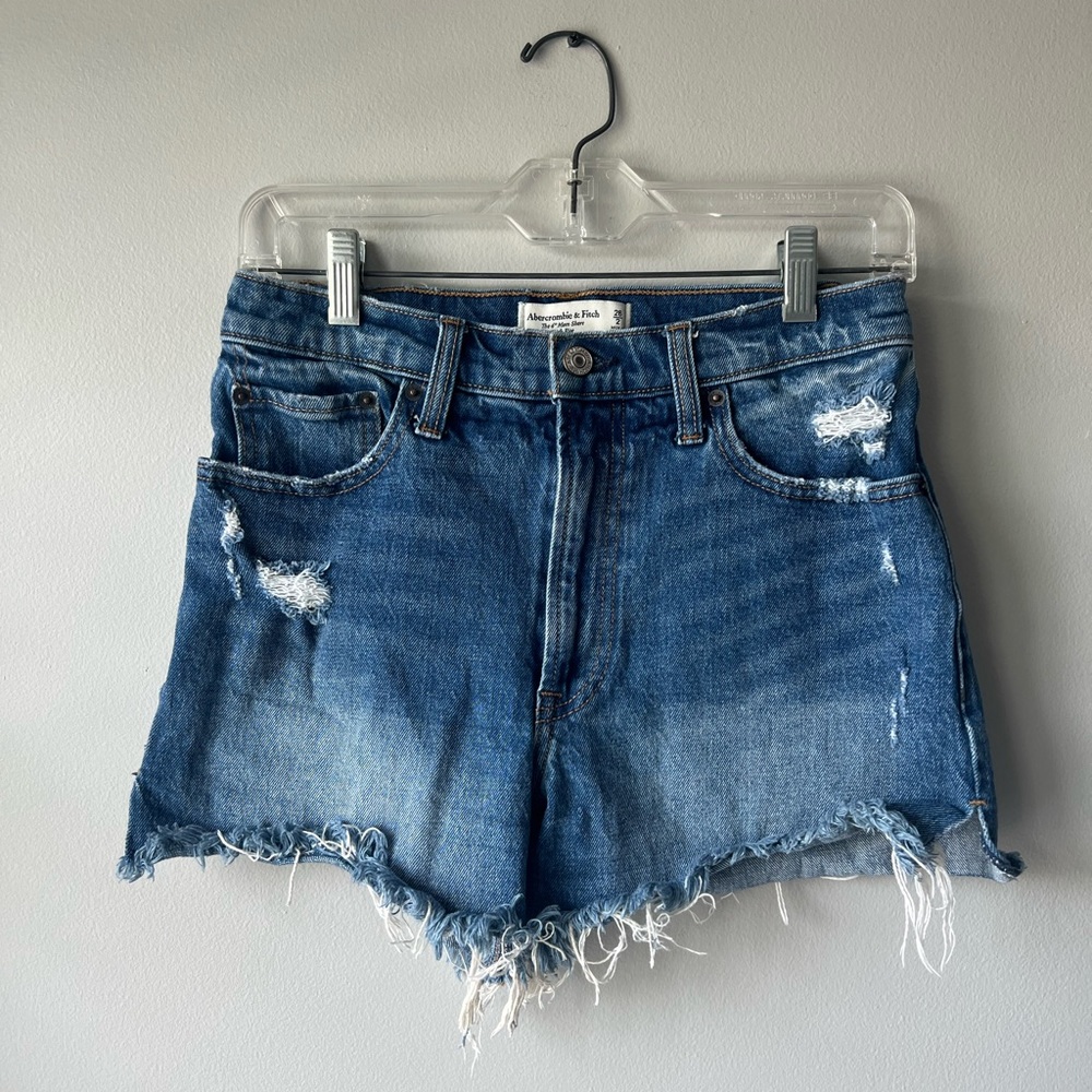 A&F The 4 inch High Rise Mom Short